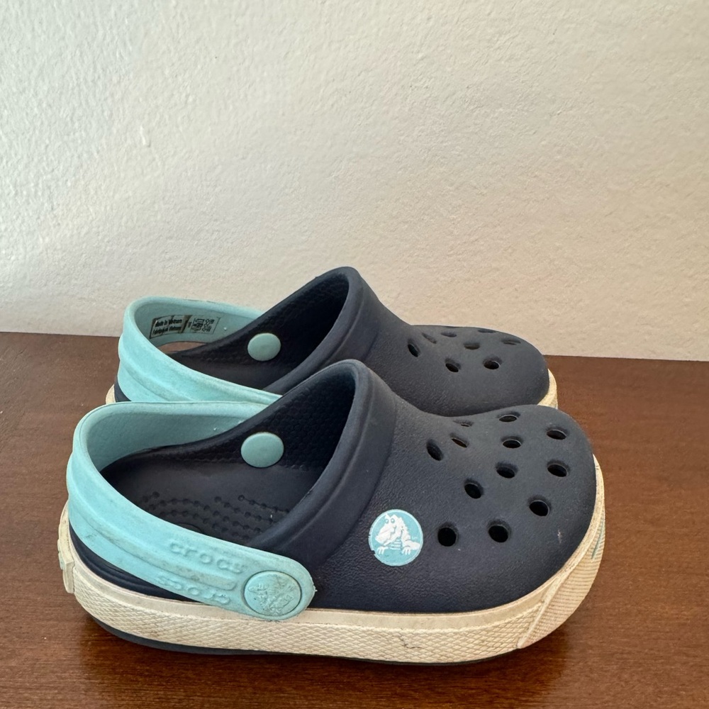 CROCS Kids Navy and Light Blue Clogs